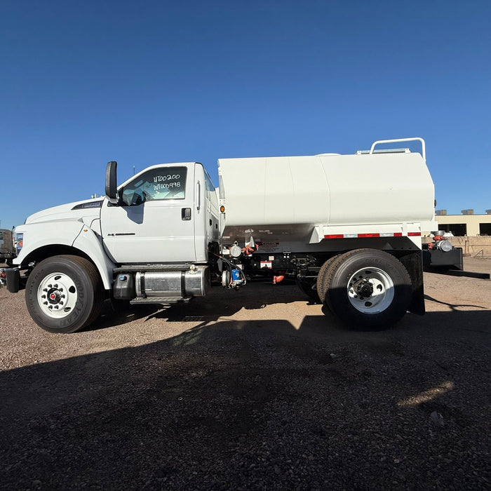 UnitedBuilt 6C2000 VisionTank™ Water Truck, 2027 Ford F - 750, 25,999 GVWR, Hydraulic Brakes - UnitedBuilt Equipment